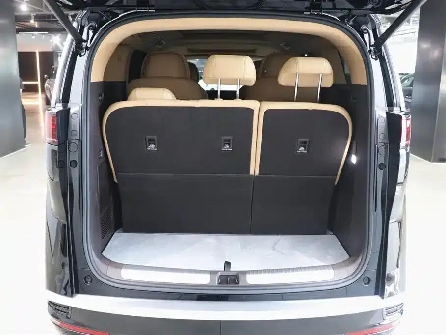 Denza D9 2025 DM-i Smart Driving Edition 1020 AWD Premium — миниатюра 32