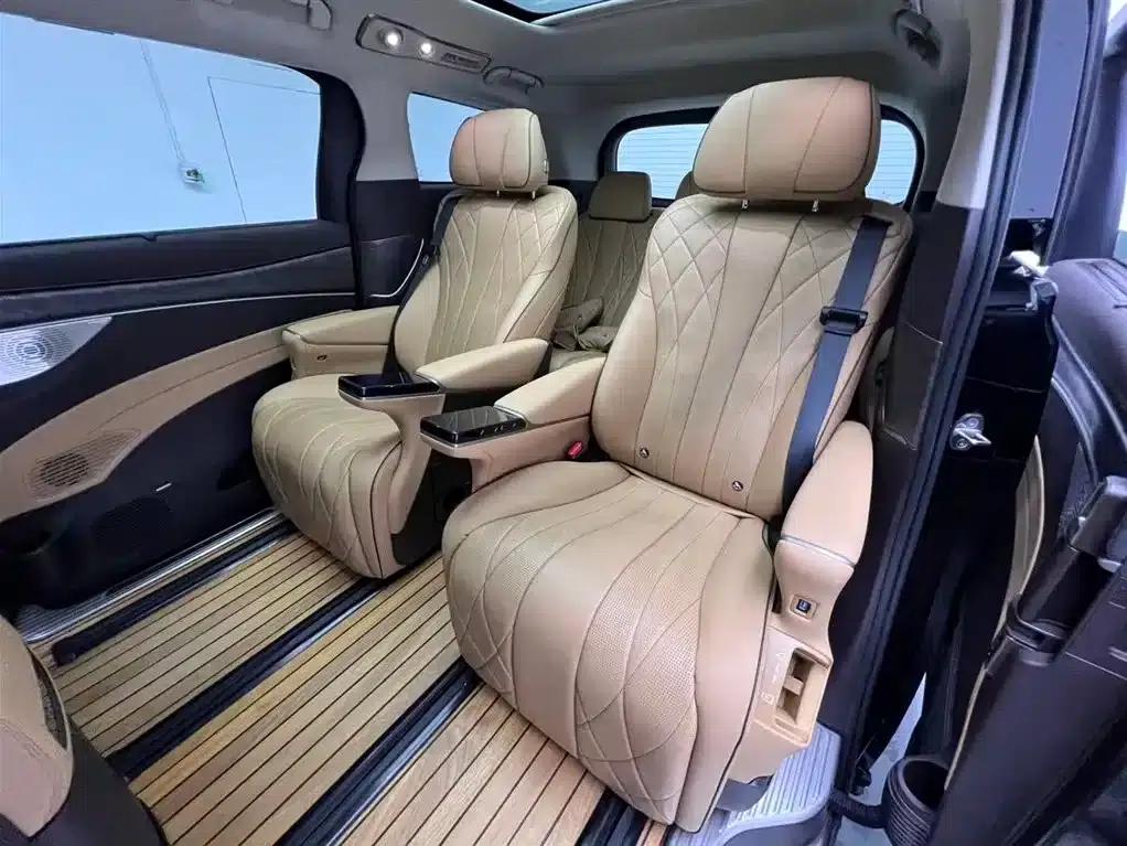 Denza D9 2024 DM-i 970 Luxury Edition — миниатюра 11