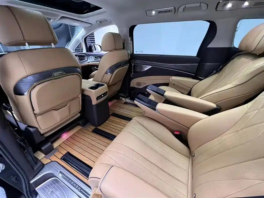 Denza D9 2024 DM-i 970 Luxury Edition — миниатюра 10