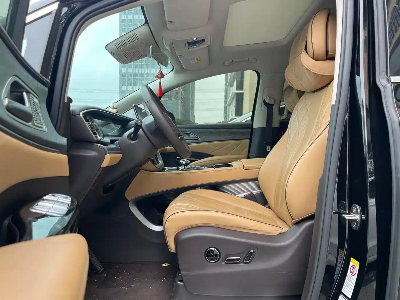 Denza D9 2024 DM-i 980 4WD Premium — миниатюра 3