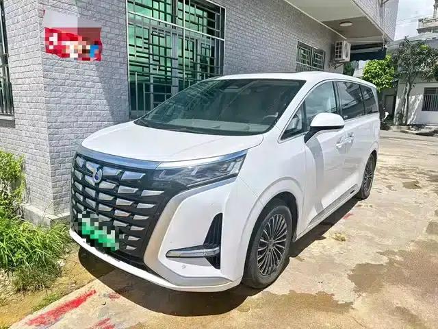 Denza D9 2022 DM-i 970 4WD Premium Edition