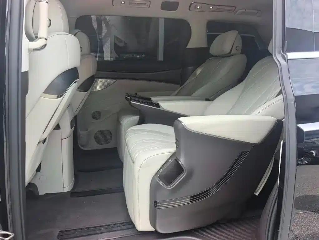 Denza D9 2025 DM-i Smart Driving Edition 1020 AWD Premium Model — миниатюра 3