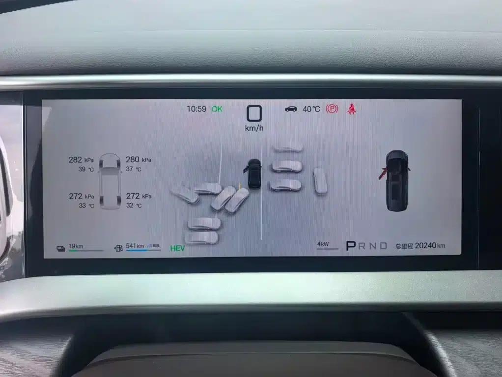 Denza D9 2025 DM-i Smart Driving Edition 1020 AWD Premium Model — миниатюра 5
