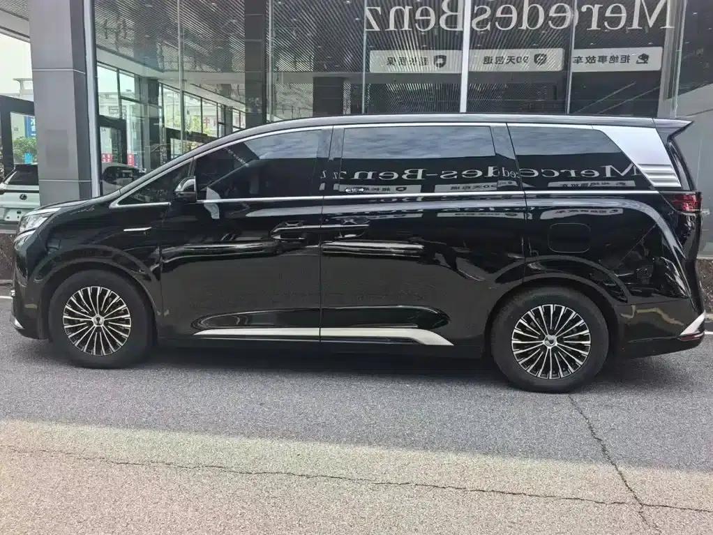 Denza D9 2025 DM-i Smart Driving Edition 1020 AWD Premium Model — миниатюра 6