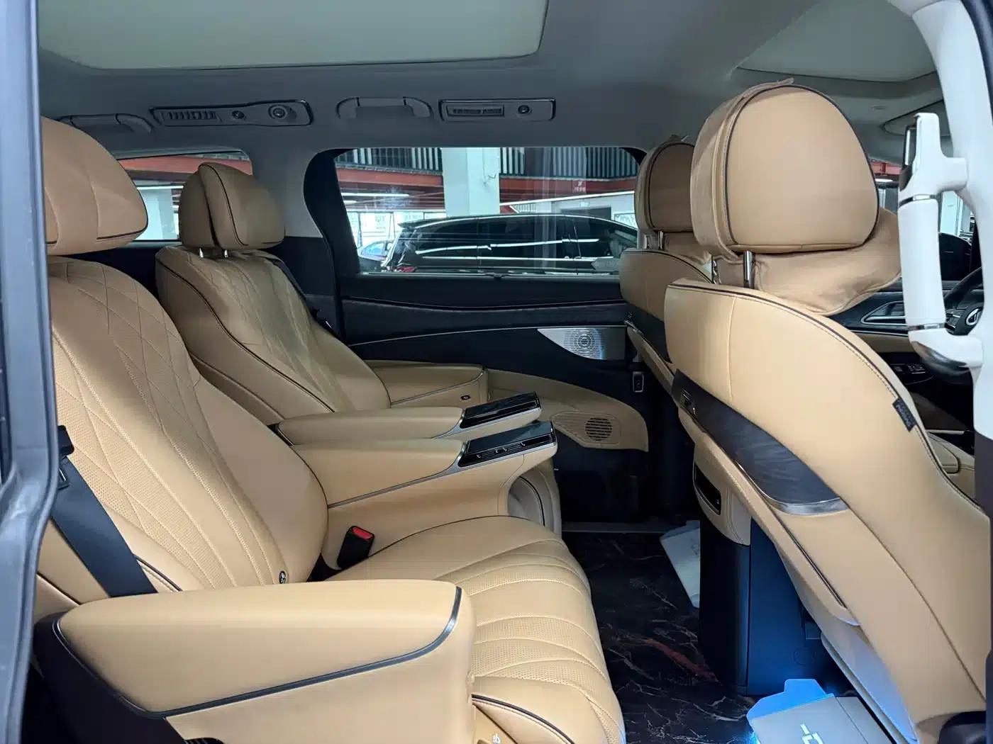Denza D9 2024 DM-i 1050 Premium Edition — миниатюра 7