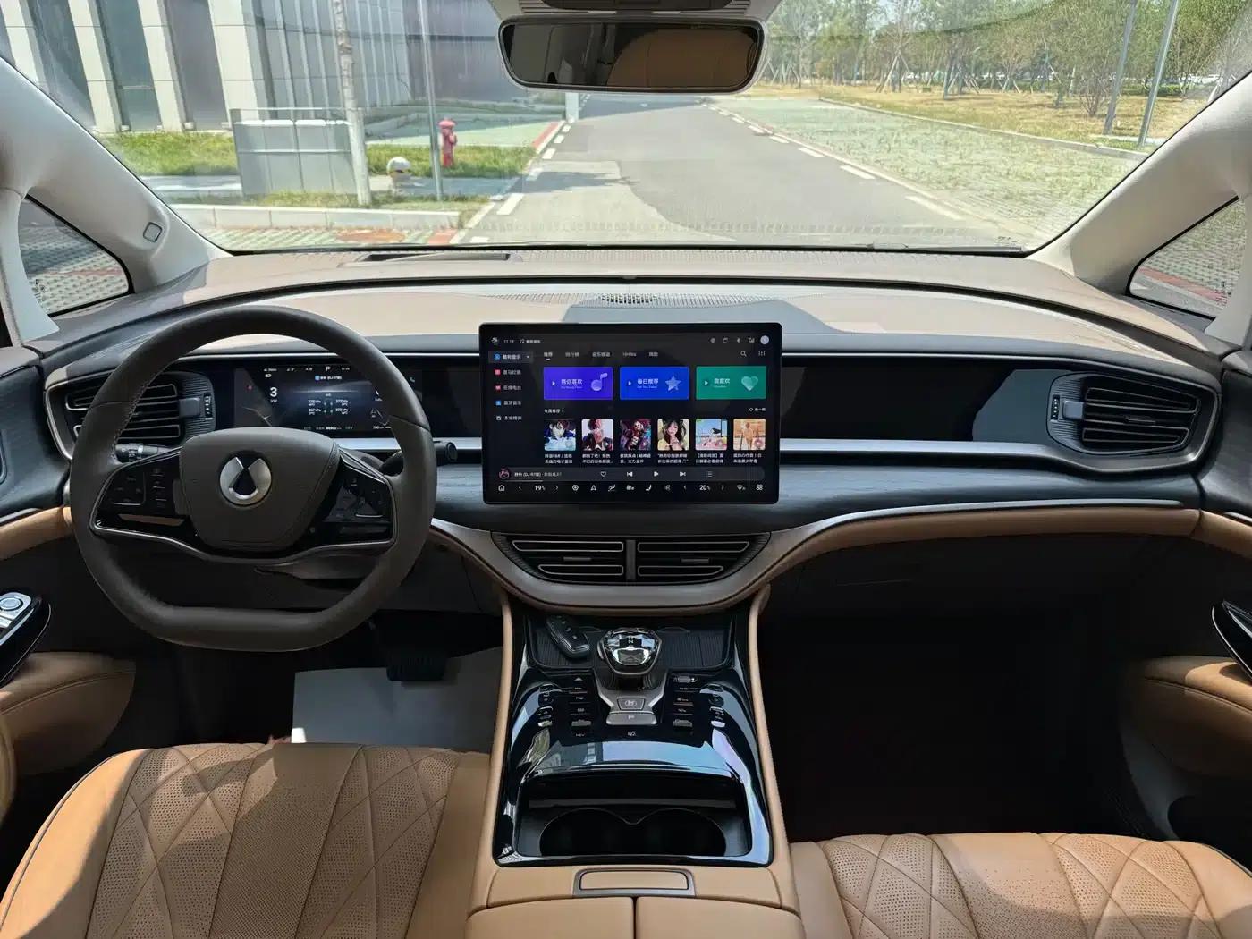 Denza D9 2022 DM-i 970 AWD Flagship Edition — миниатюра 20