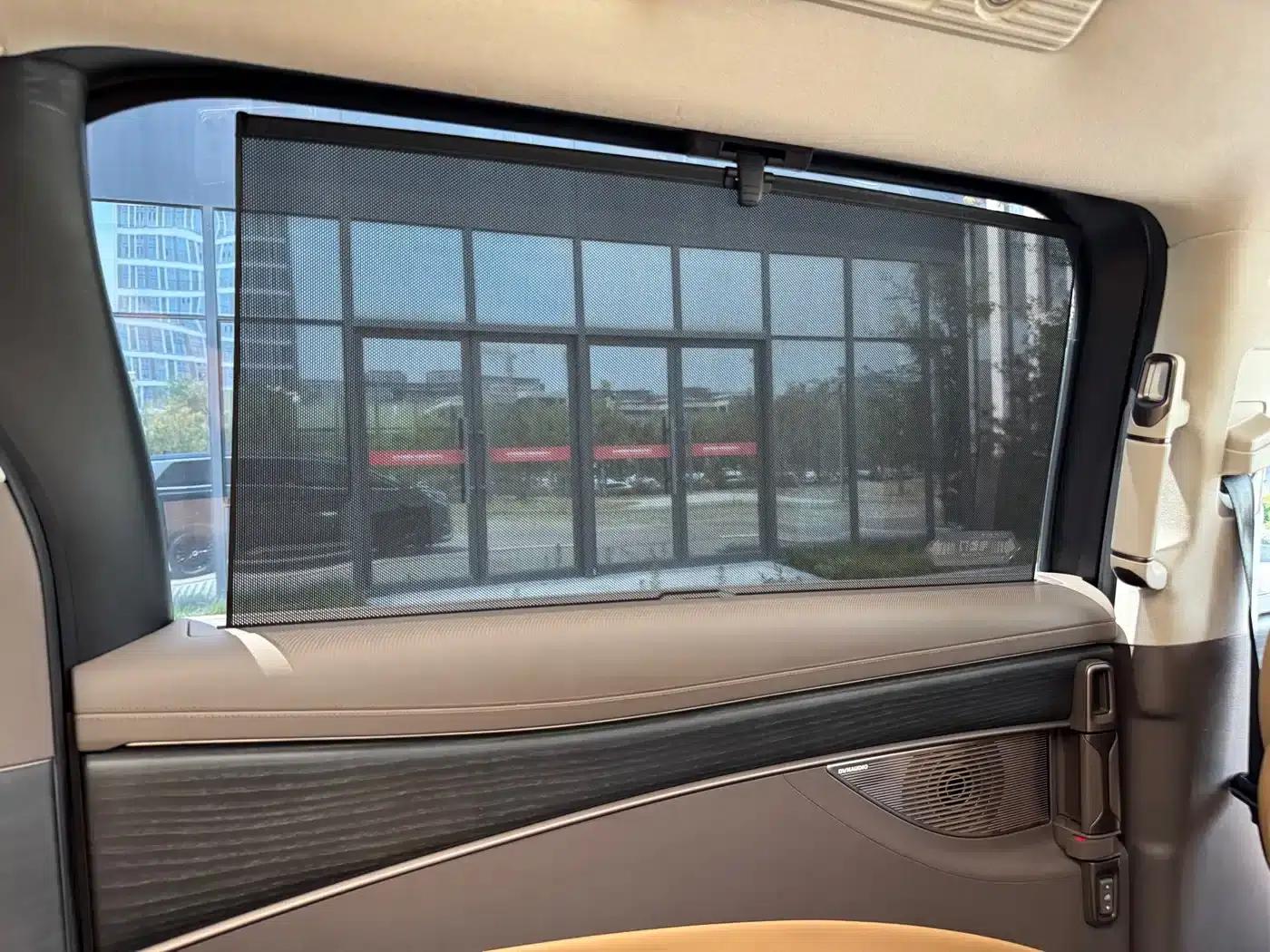 Denza D9 2022 DM-i 970 AWD Flagship Edition — миниатюра 22