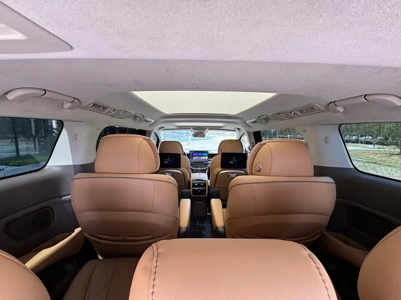 Denza D9 2022 DM-i 970 AWD Flagship Edition — миниатюра 29