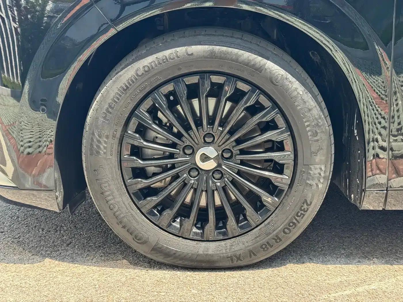 Denza D9 2022 DM-i 970 AWD Flagship Edition — миниатюра 5