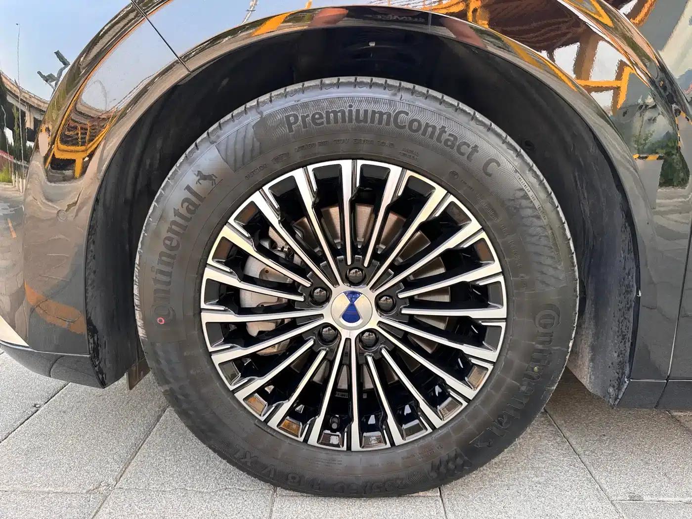 Denza D9 2024 DM-i 980 AWD Flagship — миниатюра 20