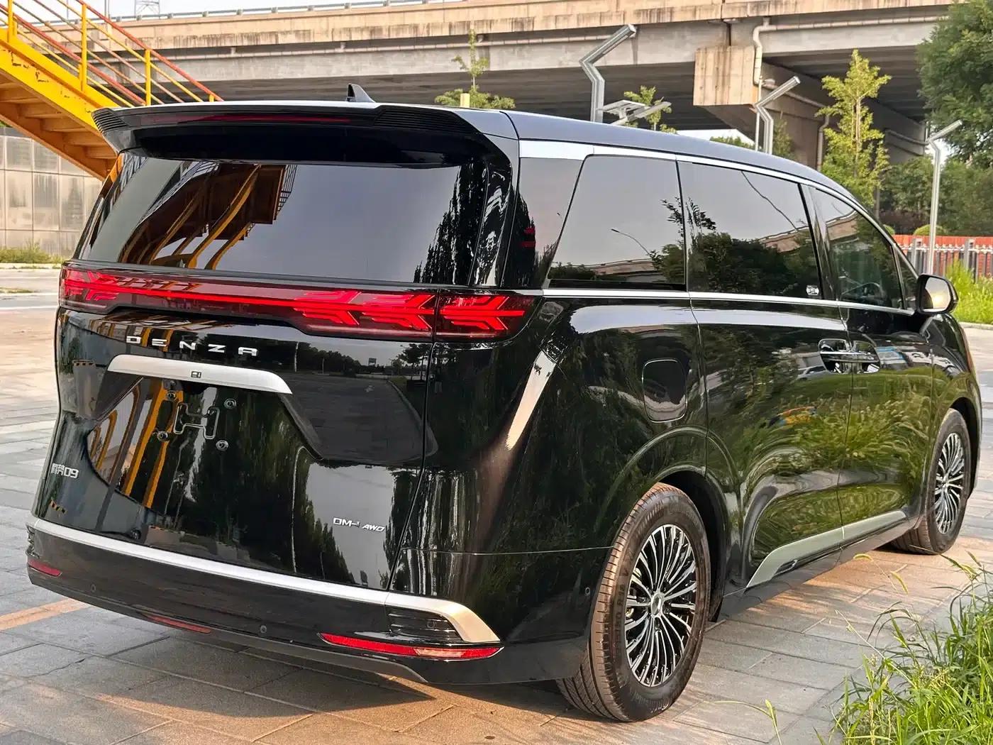 Denza D9 2024 DM-i 980 AWD Flagship — миниатюра 25