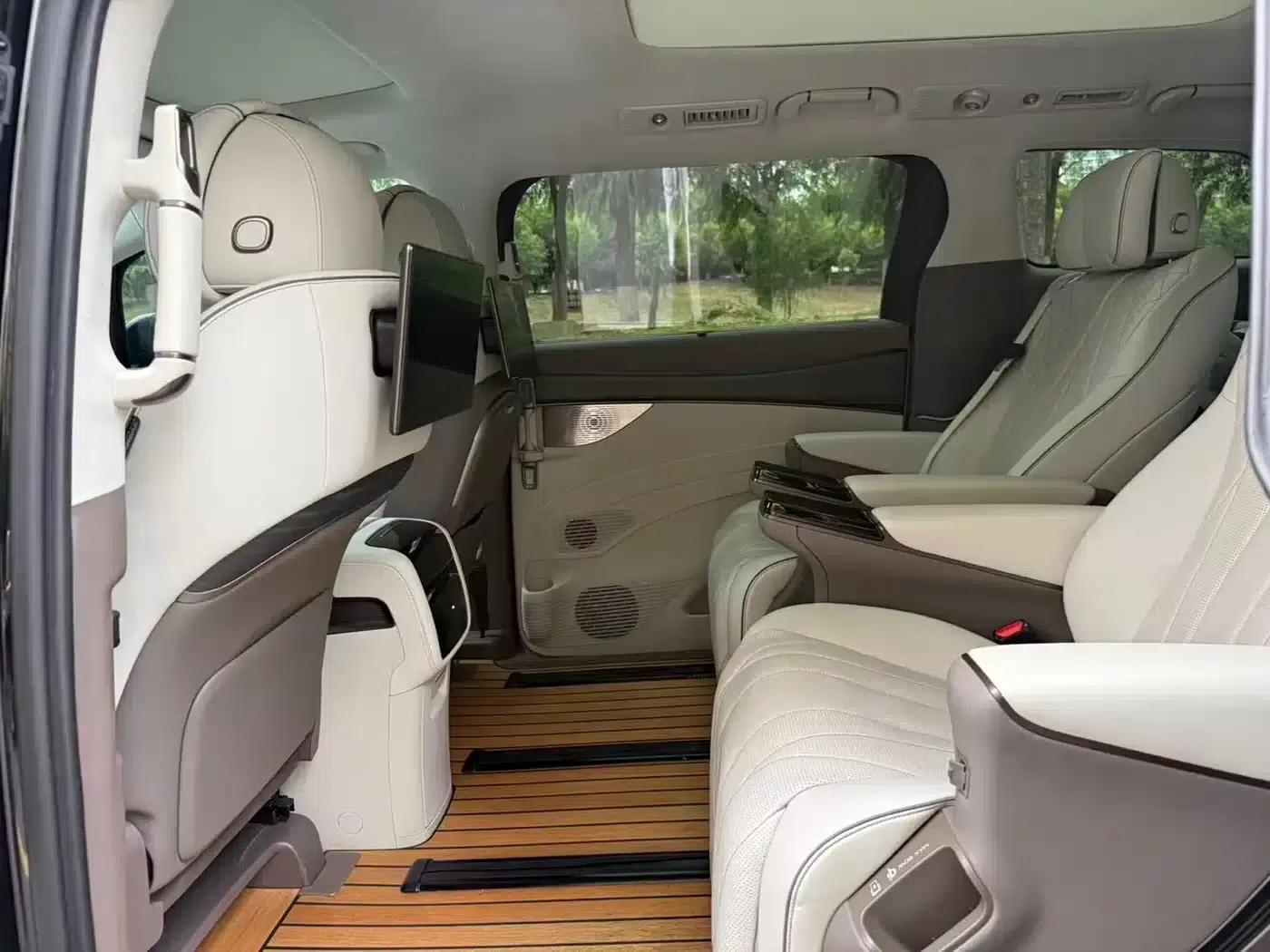 Denza D9 2022 DM-i 970 AWD Flagship Edition — миниатюра 6