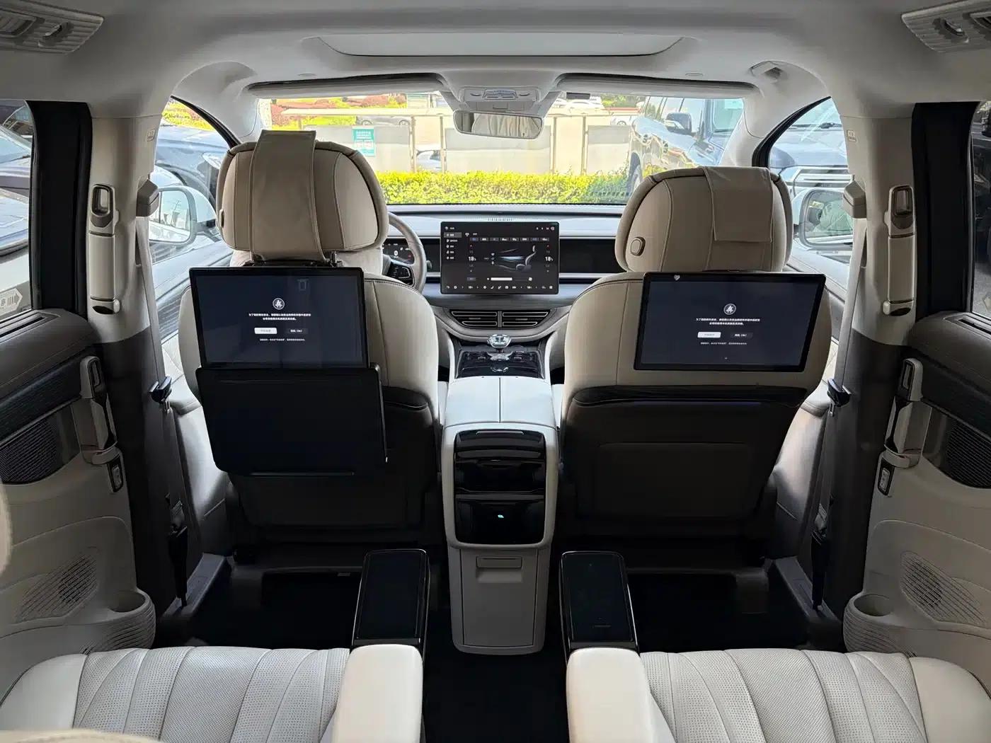 Denza D9 2022 DM-i 970 AWD Flagship Edition — миниатюра 11