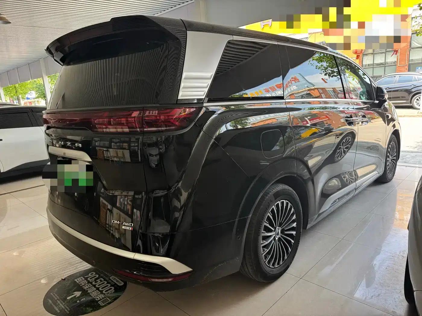Denza D9 2025 DM-i Smart Driving Edition 1020 AWD Premium Model — миниатюра 12