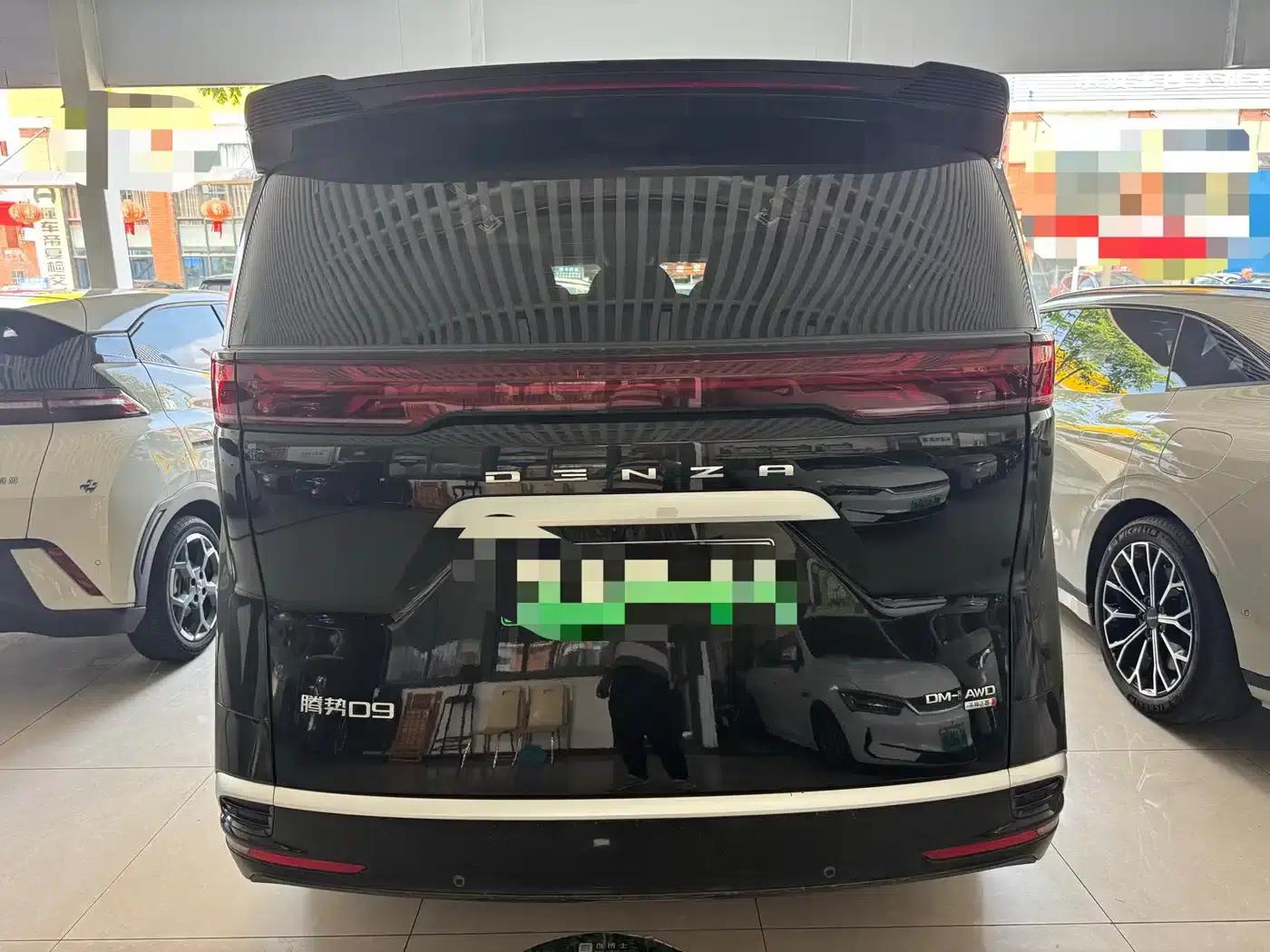 Denza D9 2025 DM-i Smart Driving Edition 1020 AWD Premium Model — миниатюра 13