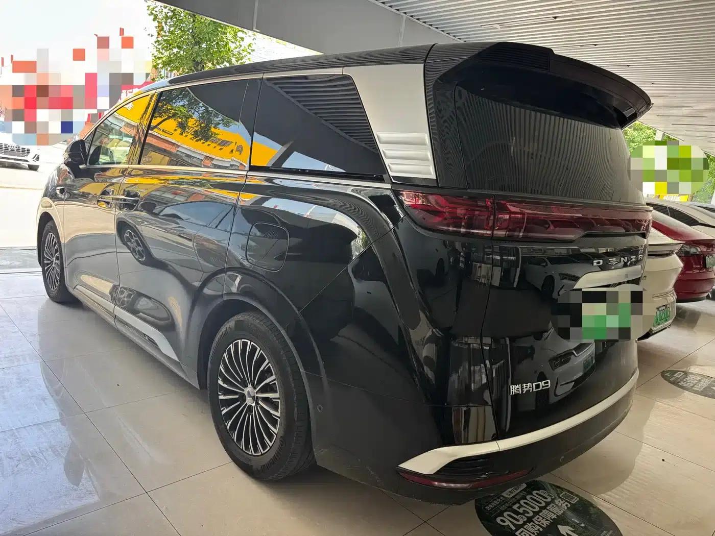 Denza D9 2025 DM-i Smart Driving Edition 1020 AWD Premium Model — миниатюра 14