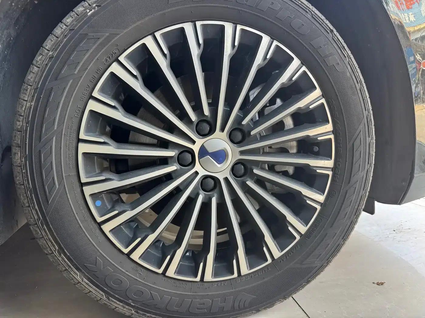 Denza D9 2025 DM-i Smart Driving Edition 1020 AWD Premium Model — миниатюра 5