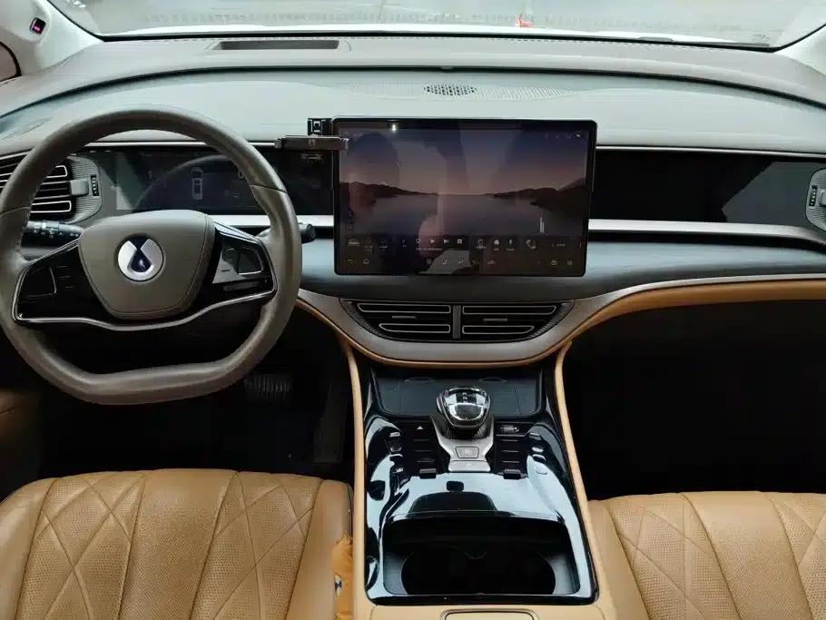 Denza D9 2022 DM-i 970 AWD Flagship Edition — миниатюра 12
