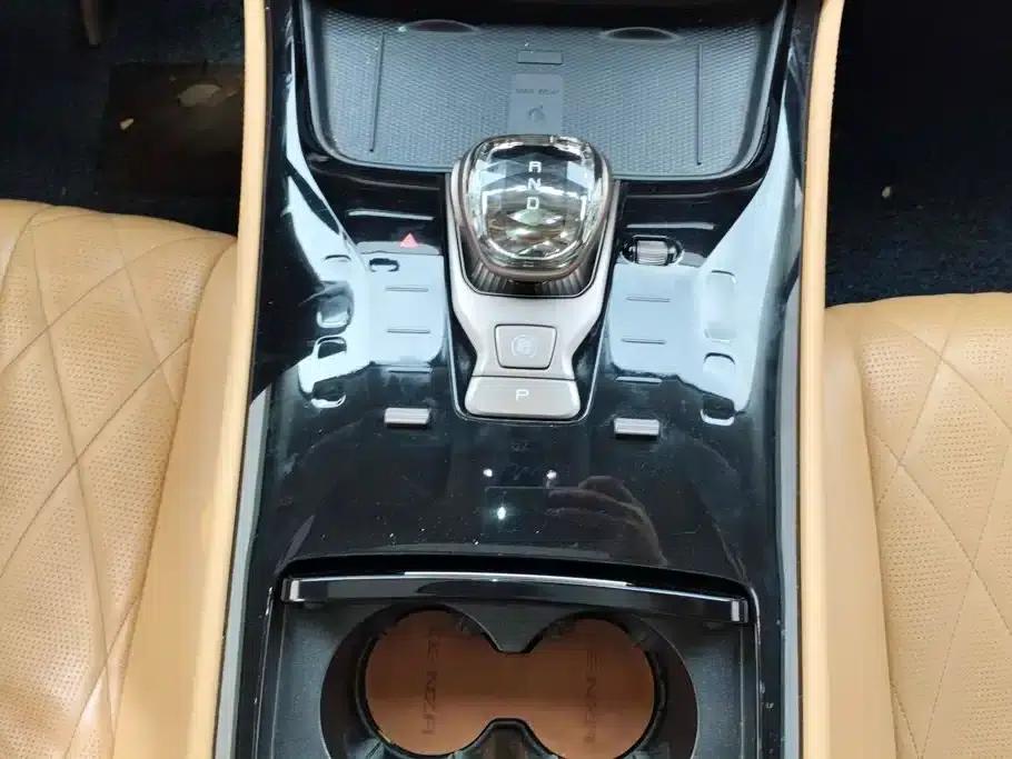 Denza D9 2022 DM-i 970 AWD Flagship Edition — миниатюра 16