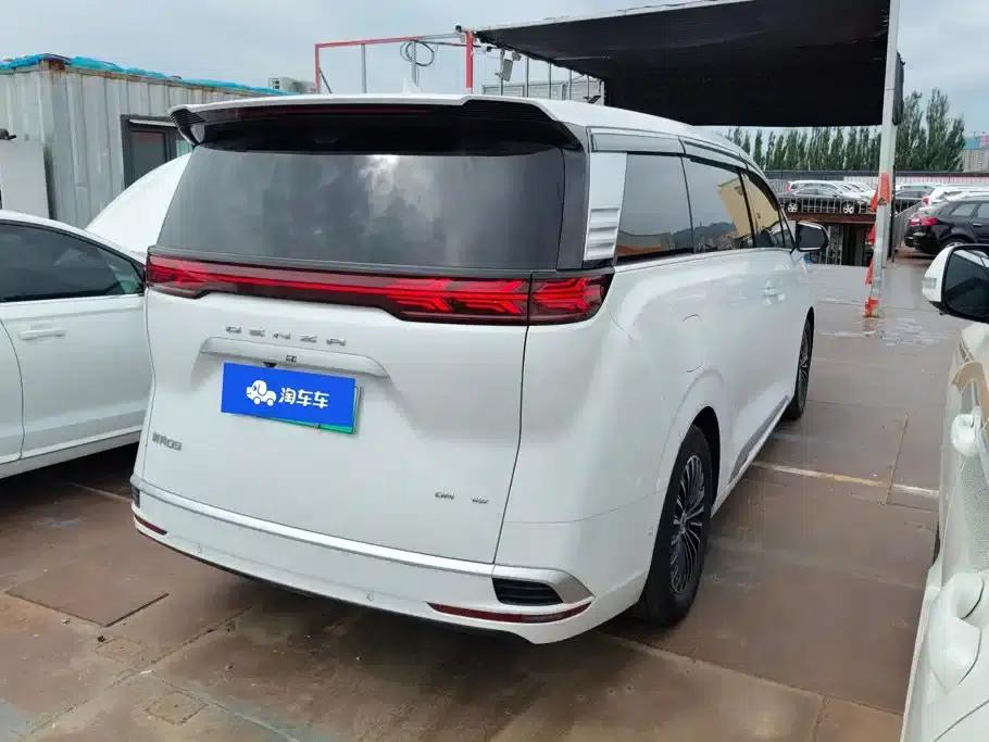Denza D9 2022 DM-i 970 AWD Flagship Edition — миниатюра 3