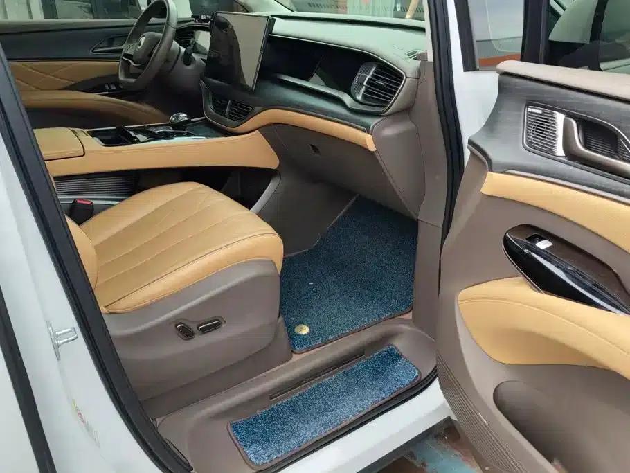 Denza D9 2022 DM-i 970 AWD Flagship Edition — миниатюра 8
