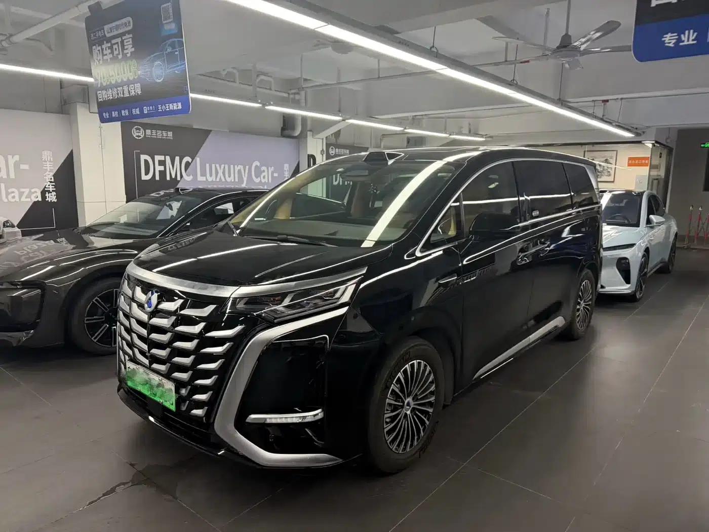 Denza D9 2025 DM-i Smart Driving Edition 1020 AWD Premium Model — миниатюра 1