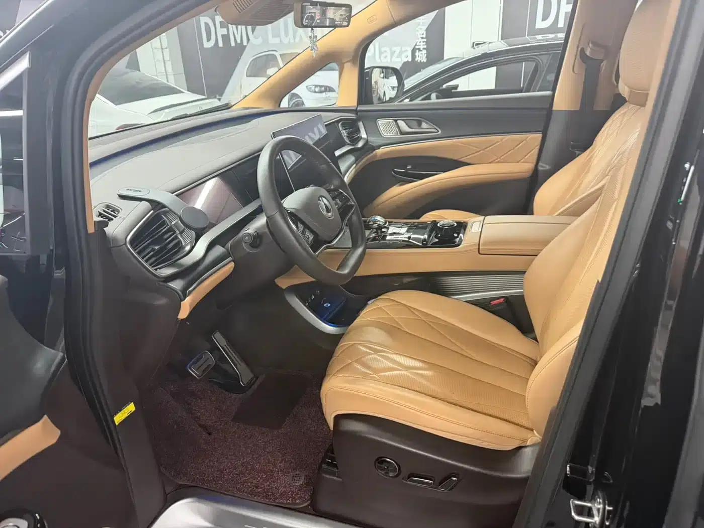 Denza D9 2025 DM-i Smart Driving Edition 1020 AWD Premium Model — миниатюра 8