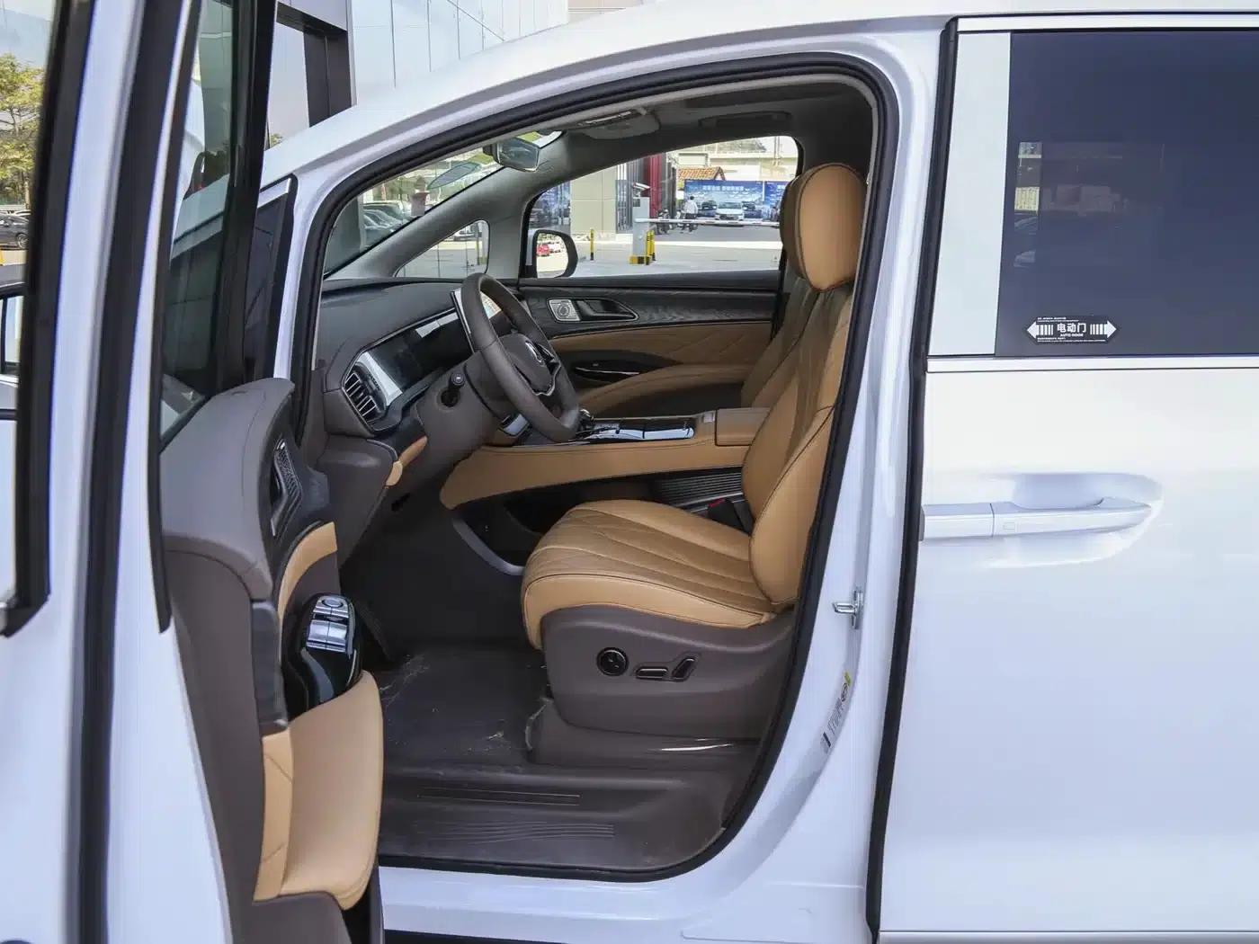 Denza D9 2022 DM-i 1040 Premium — миниатюра 4