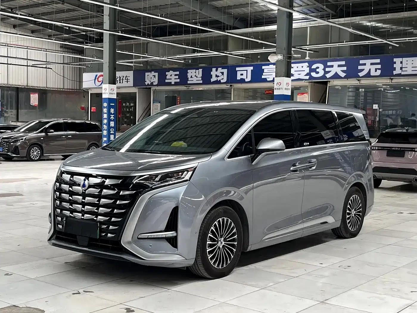 Denza D9 2022 DM-i 970 AWD Flagship Edition — миниатюра 1