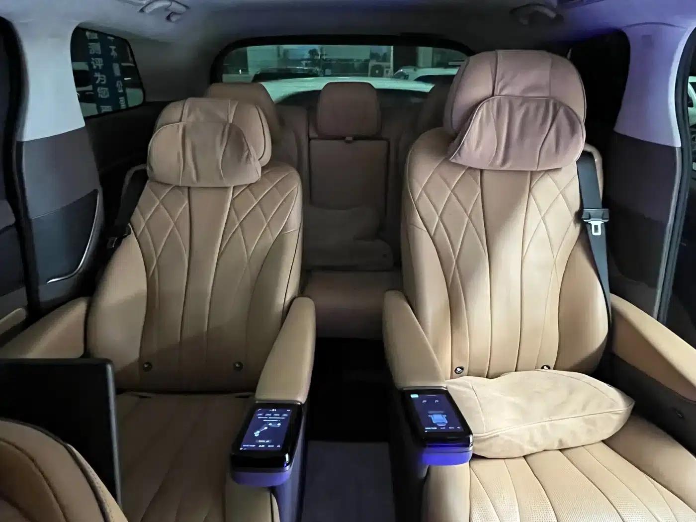 Denza D9 2022 DM-i 970 AWD Flagship Edition — миниатюра 11
