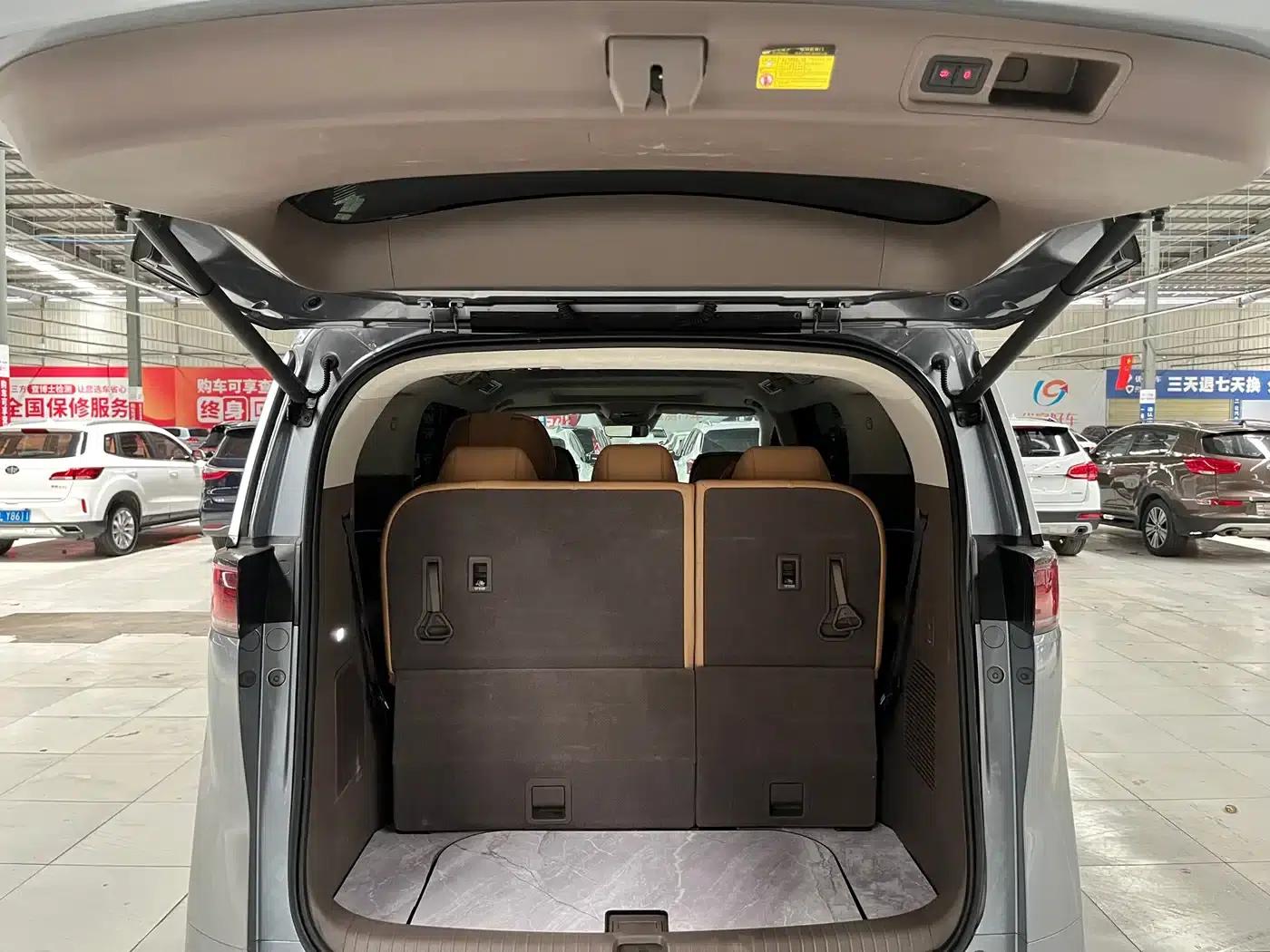 Denza D9 2022 DM-i 970 AWD Flagship Edition — миниатюра 14