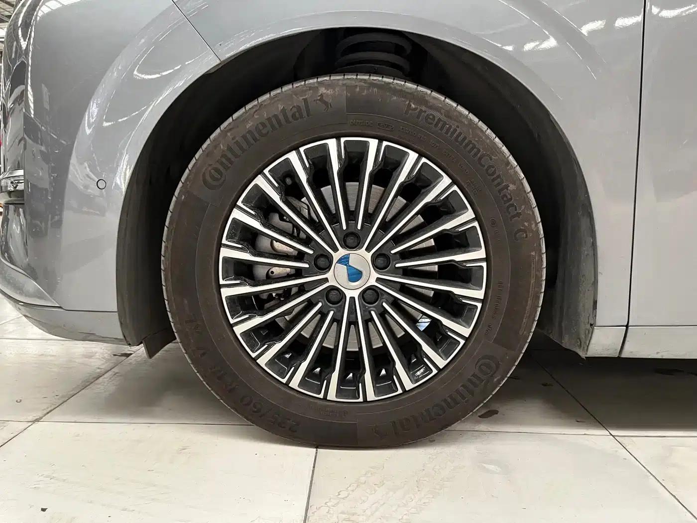 Denza D9 2022 DM-i 970 AWD Flagship Edition — миниатюра 15