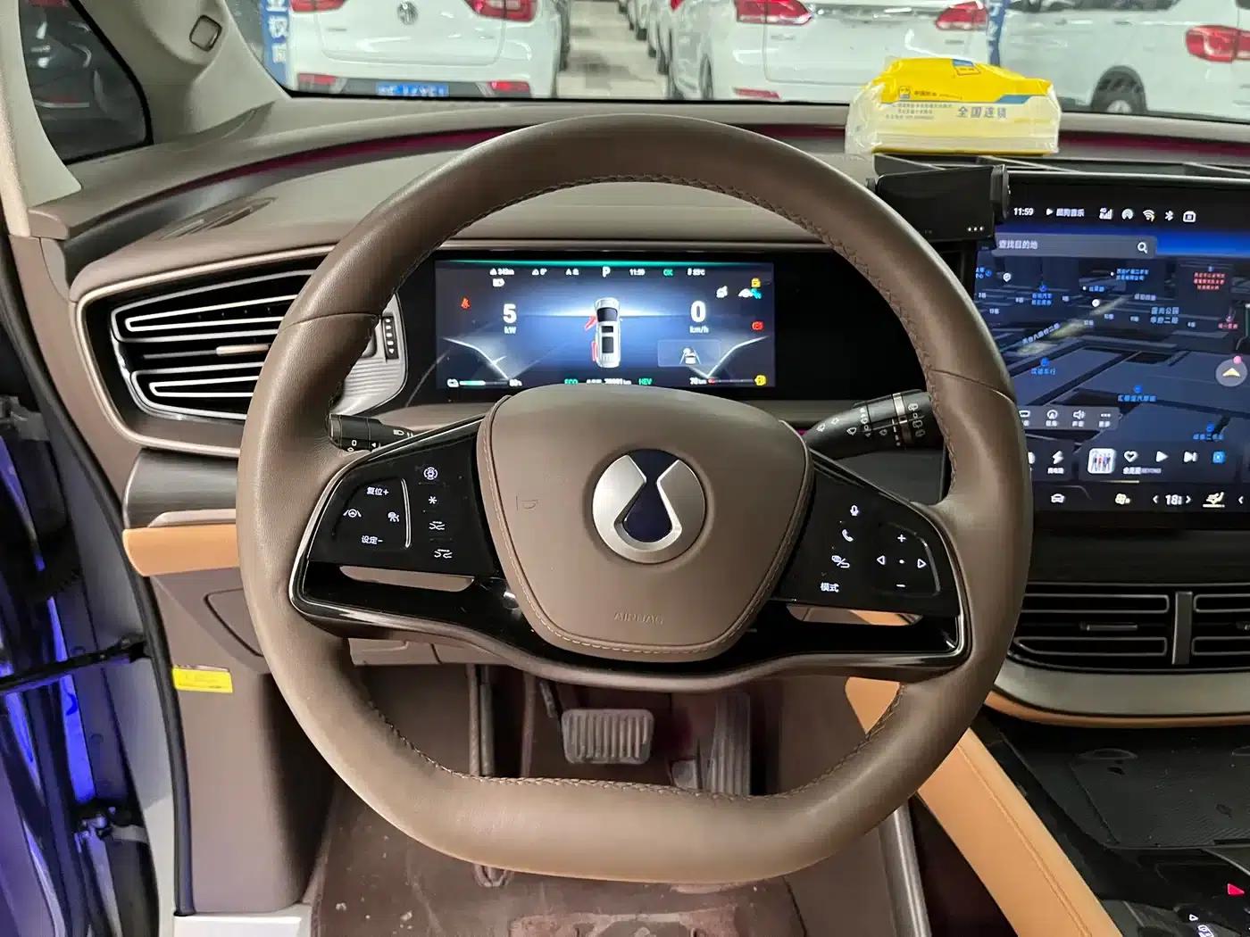 Denza D9 2022 DM-i 970 AWD Flagship Edition — миниатюра 8