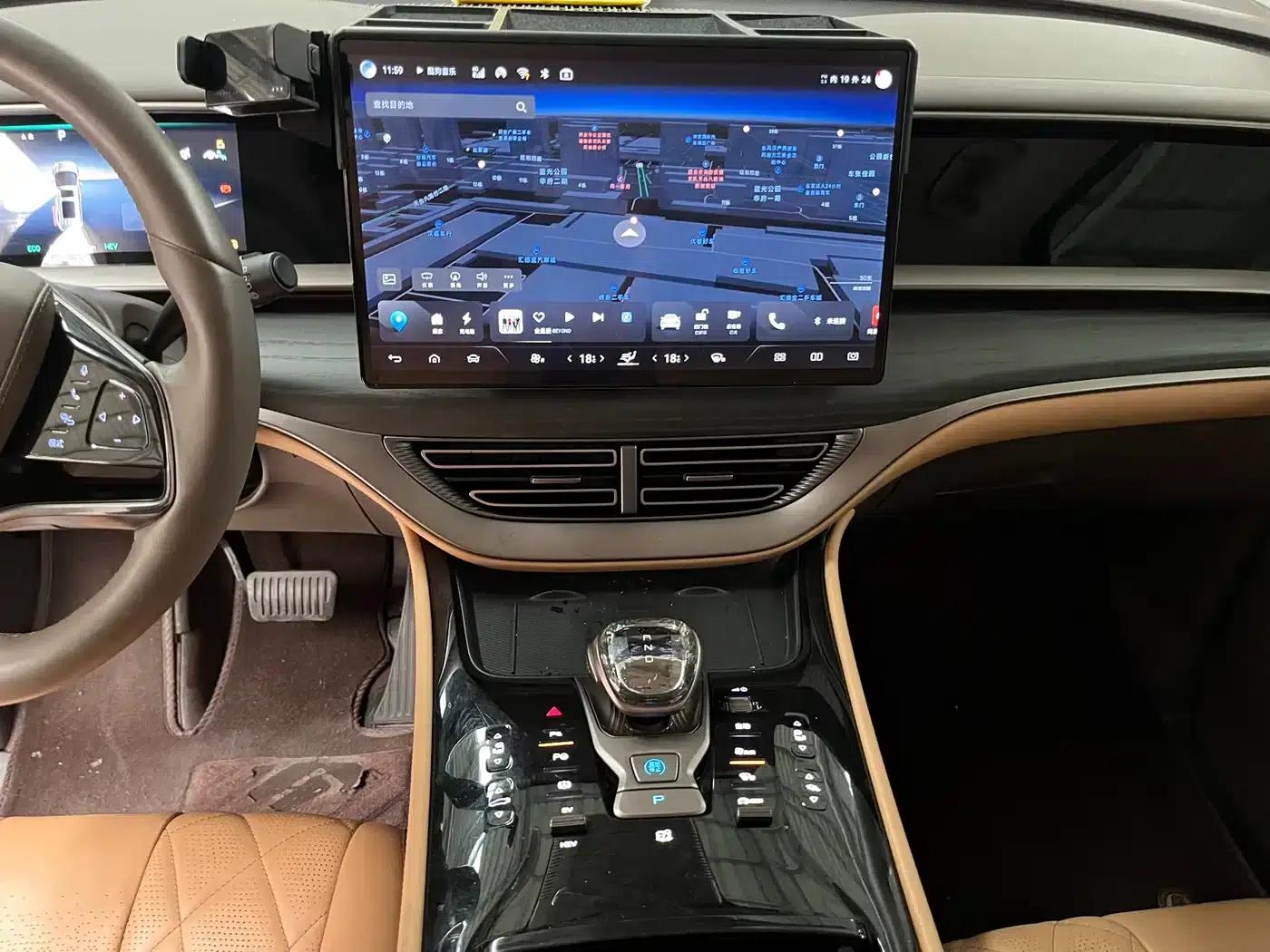 Denza D9 2022 DM-i 970 AWD Flagship Edition — миниатюра 10
