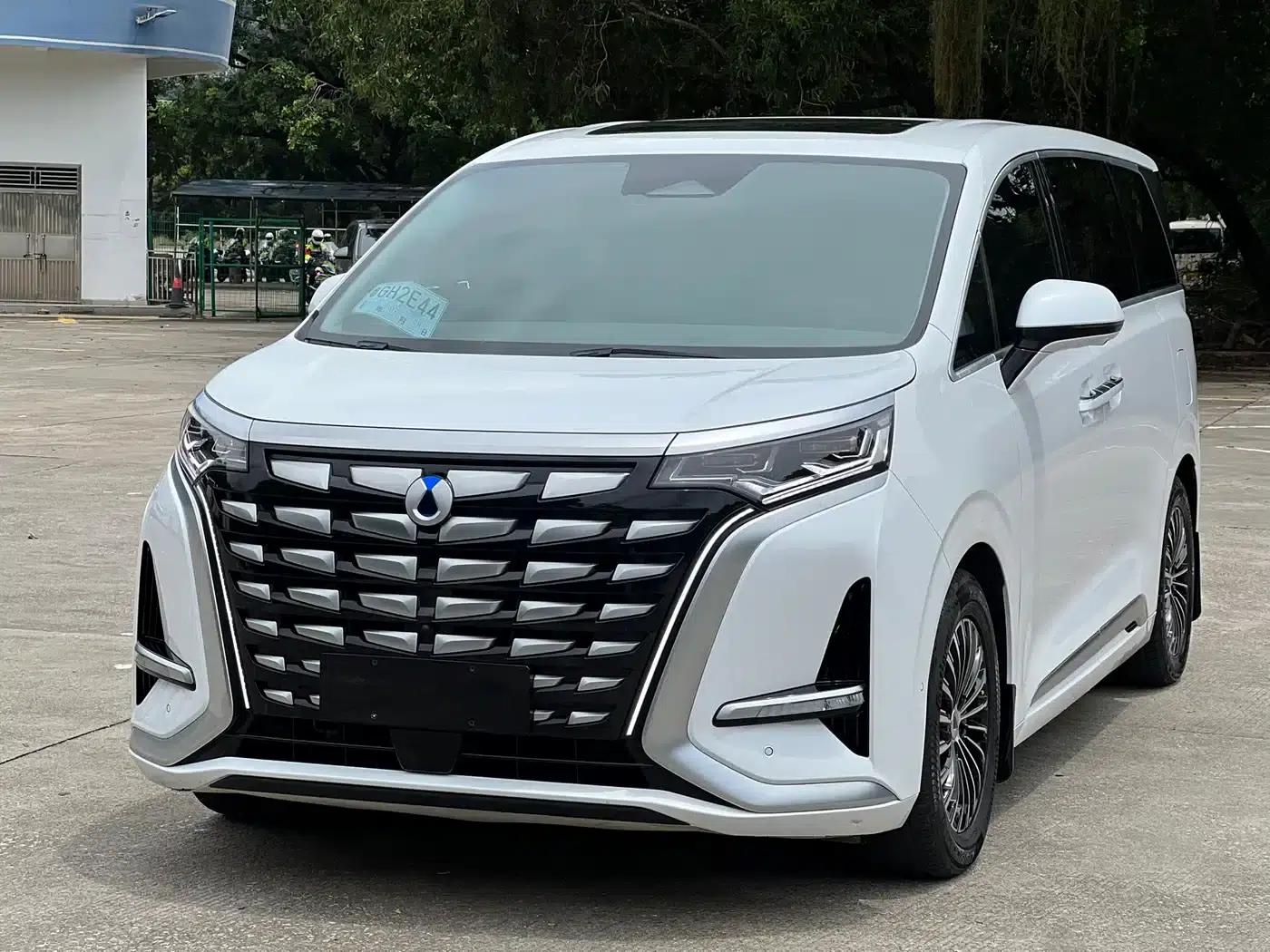 Denza D9 2022 DM-i 970 AWD Flagship Edition — миниатюра 1