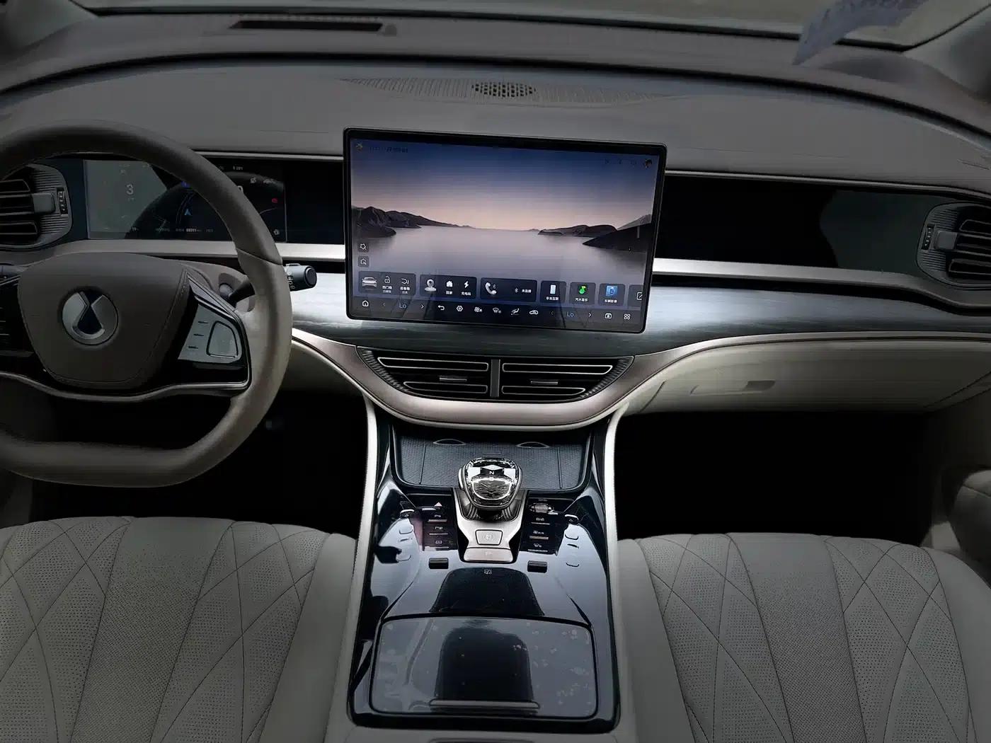 Denza D9 2022 DM-i 970 AWD Flagship Edition — миниатюра 12