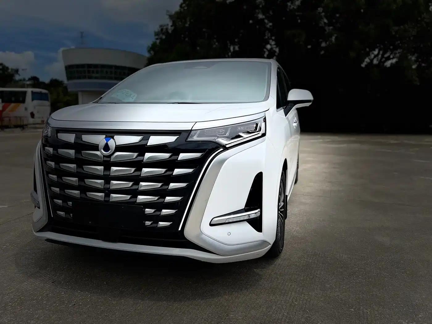 Denza D9 2022 DM-i 970 AWD Flagship Edition — миниатюра 16