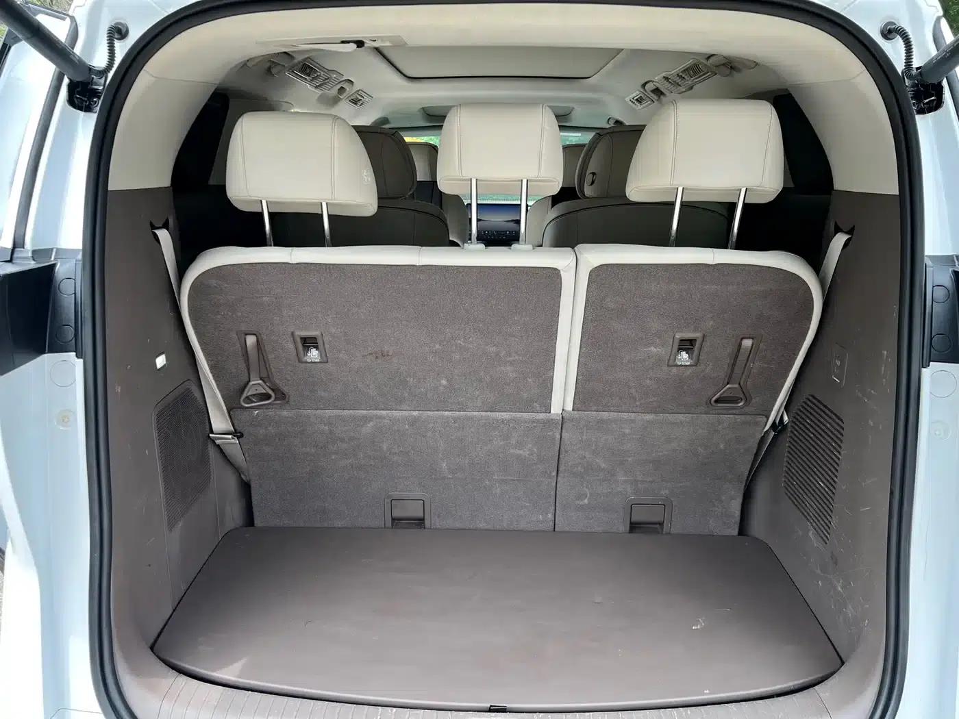 Denza D9 2022 DM-i 970 AWD Flagship Edition — миниатюра 19