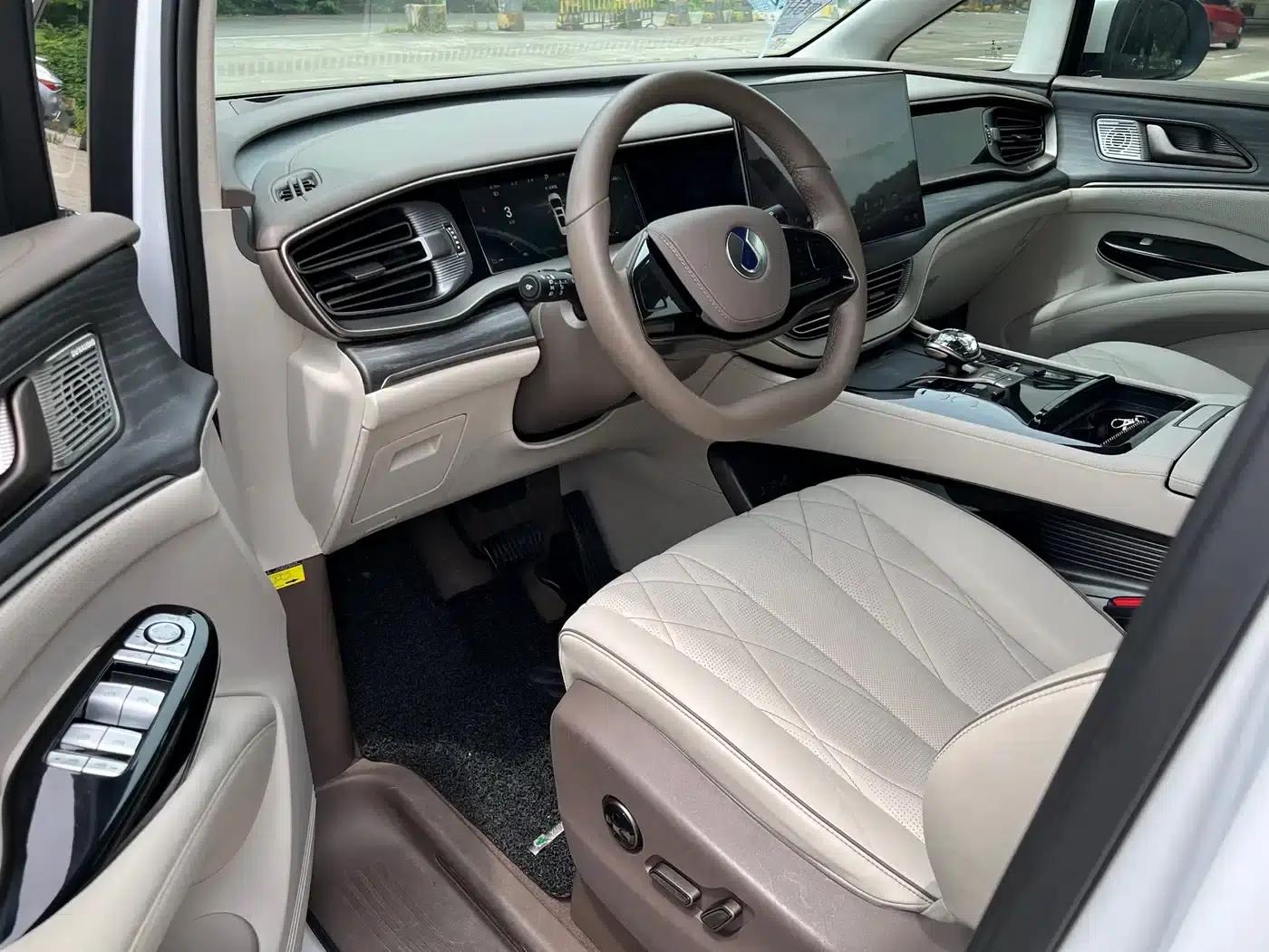 Denza D9 2022 DM-i 970 AWD Flagship Edition — миниатюра 5