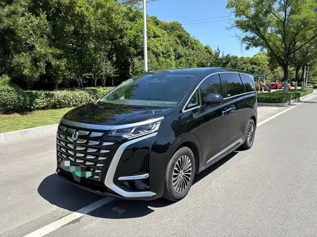 Denza D9 2022 DM-i 970 4WD Premium Edition