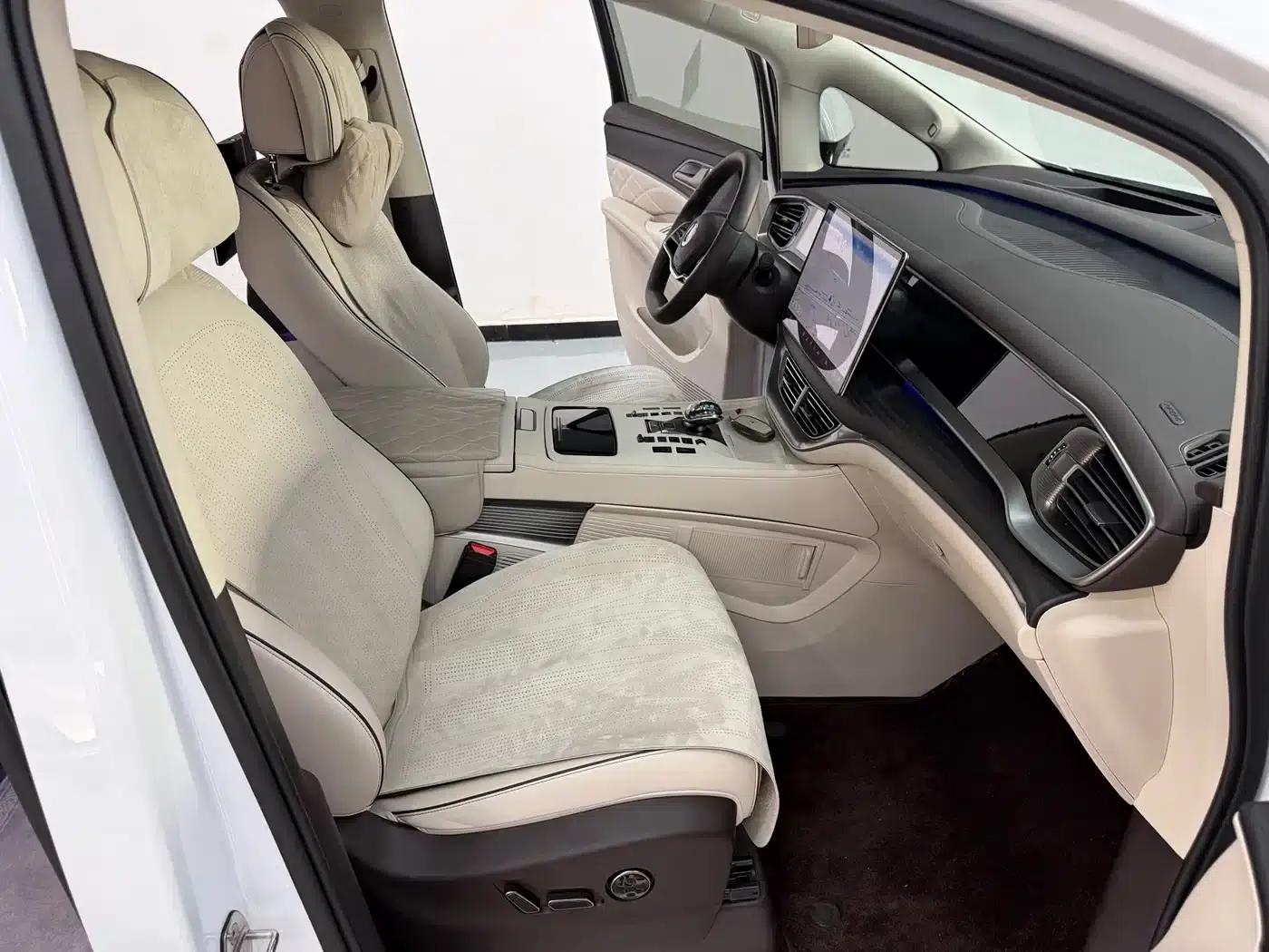 Denza D9 2024 DM-i 980 AWD Flagship — миниатюра 14