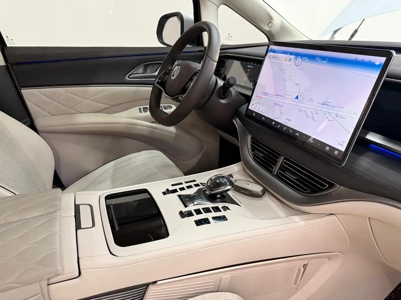 Denza D9 2024 DM-i 980 AWD Flagship — миниатюра 18