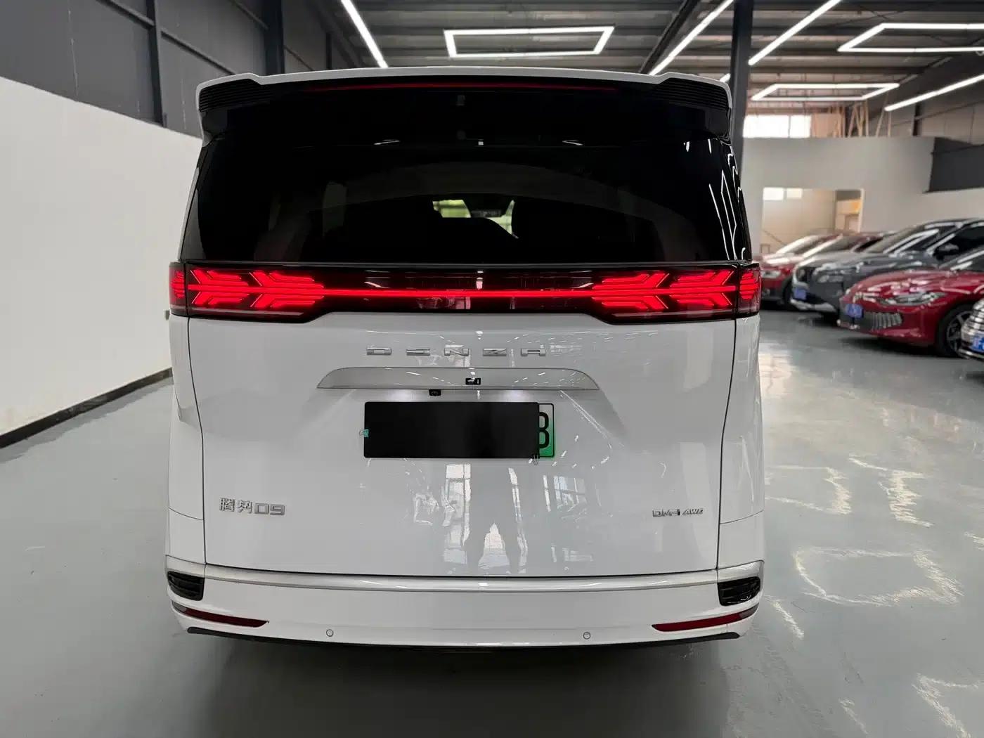 Denza D9 2024 DM-i 980 AWD Flagship — миниатюра 5
