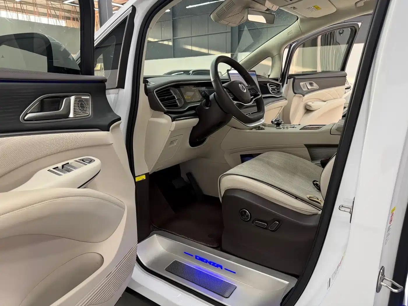 Denza D9 2024 DM-i 980 AWD Flagship — миниатюра 8