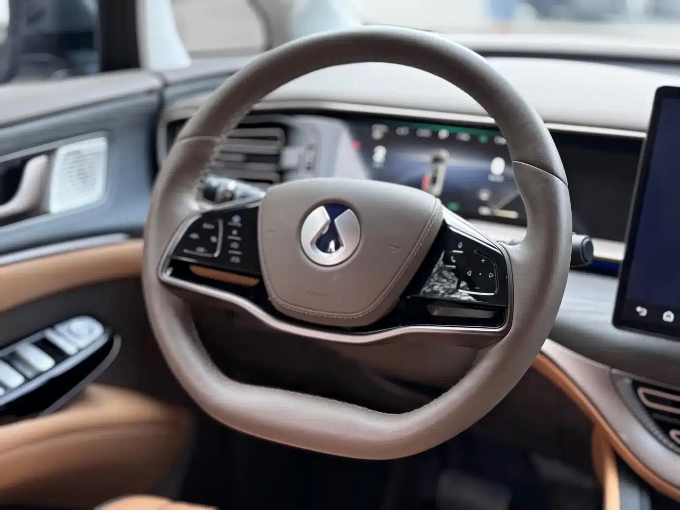 Denza D9 2022 DM-i 970 AWD Flagship Edition — миниатюра 9