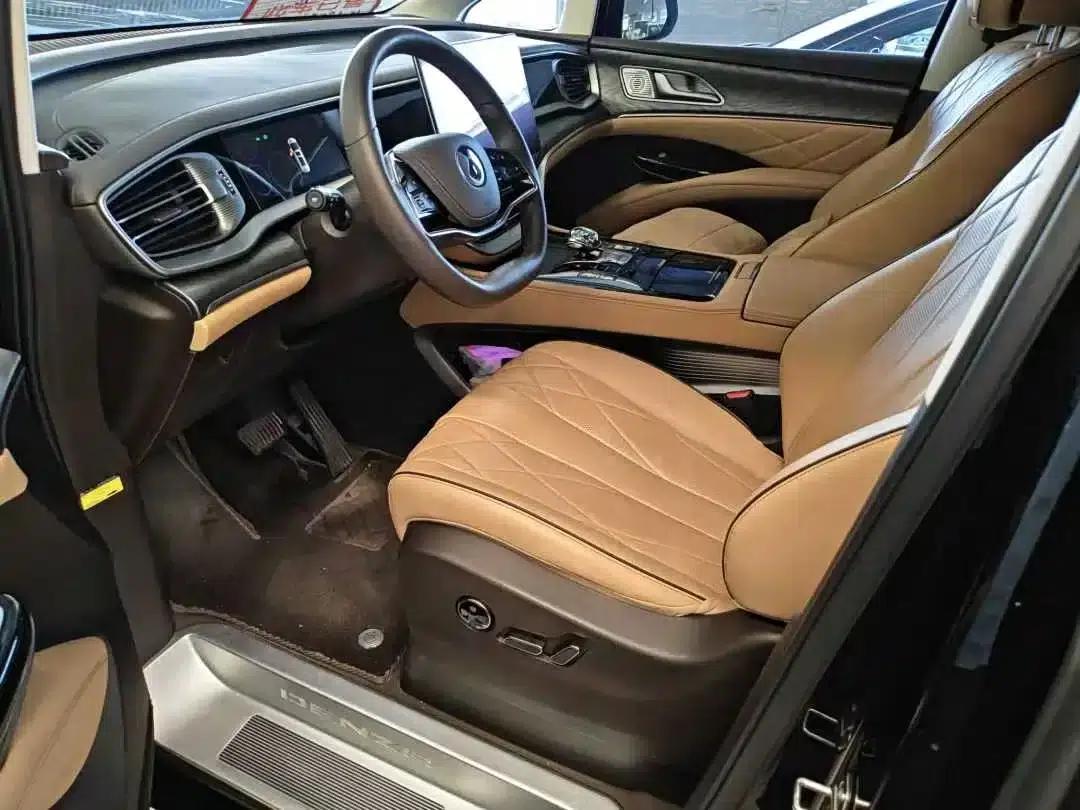 Denza D9 2024 DM-i 980 4WD Premium Edition — миниатюра 4