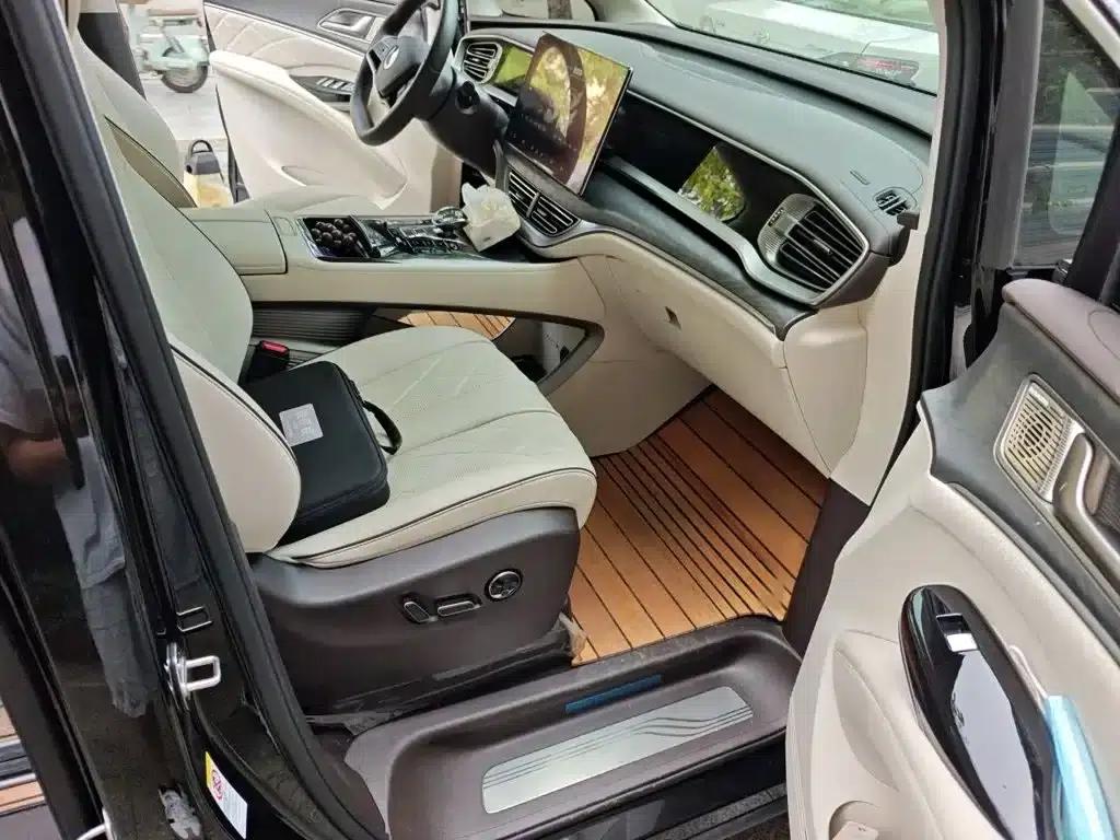 Denza D9 2024 DM-i 980 4WD Premium — миниатюра 21