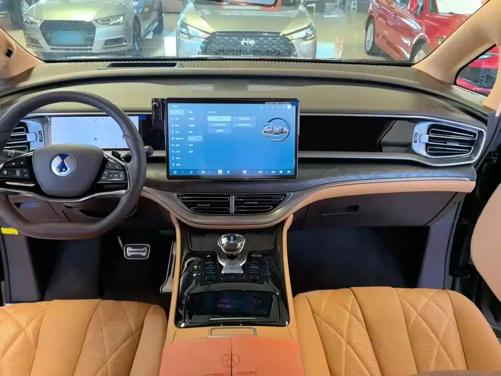 Denza D9 2025 DM-i Smart Driving Edition 1020 AWD Premium — миниатюра 11