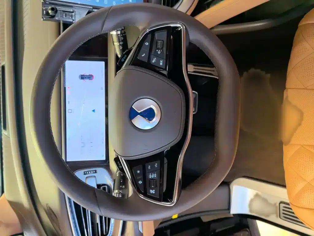 Denza D9 2025 DM-i Smart Driving Edition 1020 AWD Premium — миниатюра 14