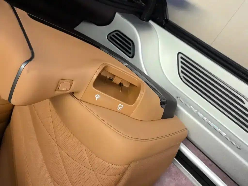 Denza D9 2025 DM-i Smart Driving Edition 1020 AWD Premium — миниатюра 19